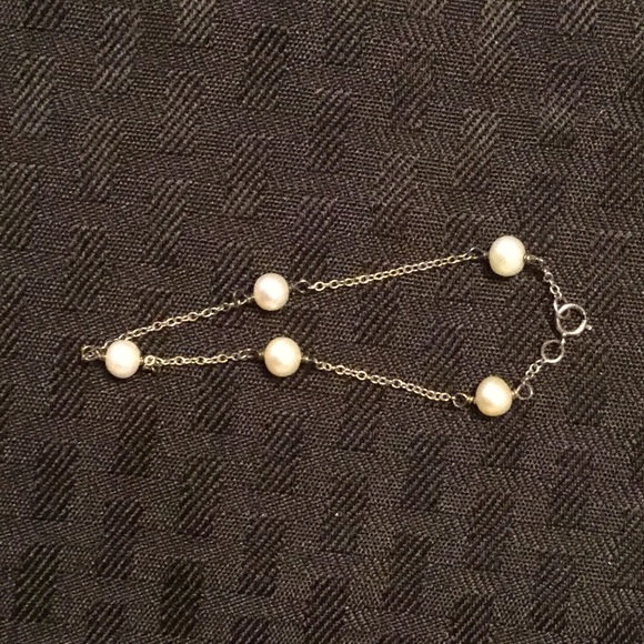 Pearl and Silver Necklace and Bracelet - Picture 3 of 4